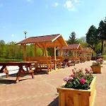 Zloty Potok Resort Oferta Lato 2026 Domki Nad Jeziorem Zlotnickim Prywatna Plaza Camping Pokoje Tuz Przy Lesie Oraz Restauracja 3* 佐洛季波季克