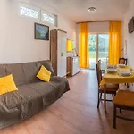 Zloty Potok Resort Oferta Lato 2026 Domki Nad Jeziorem Zlotnickim Prywatna Plaza Camping Pokoje Tuz Przy Lesie Oraz Restauracja 度假村 佐洛季波季克