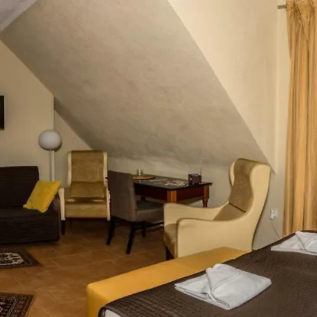 Resort Lato 2026 Nad Jeziorem Zlotnickim Prywatna Plaza Tuz Przy Lesie Oraz Restauracja Zloty Potok (Luban)